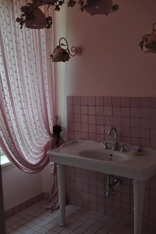 Bed & Breakfast Rose E Cioccolato B&B Borgo Val di Taro Italy
